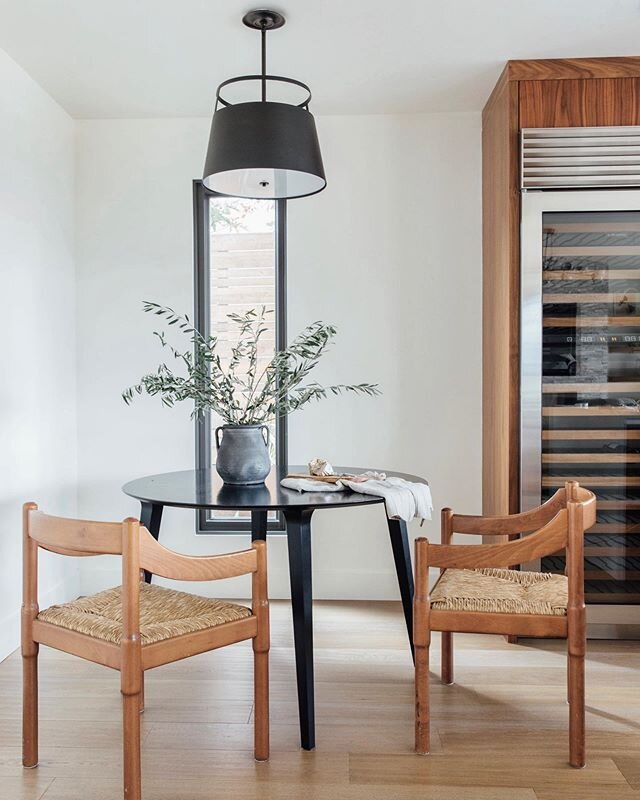 Breakfast Nook #ssmangomodernproject 📷 @jenniecortiphoto